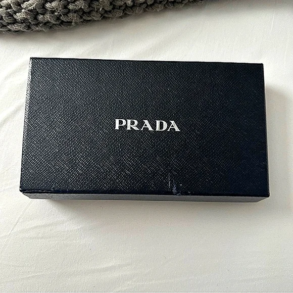 PRADA AUTHENTIC NAPPA GAUFRE ZIP AROUND LEATHER WALLET W/BOX & COA EUC - Picture 10 of 11